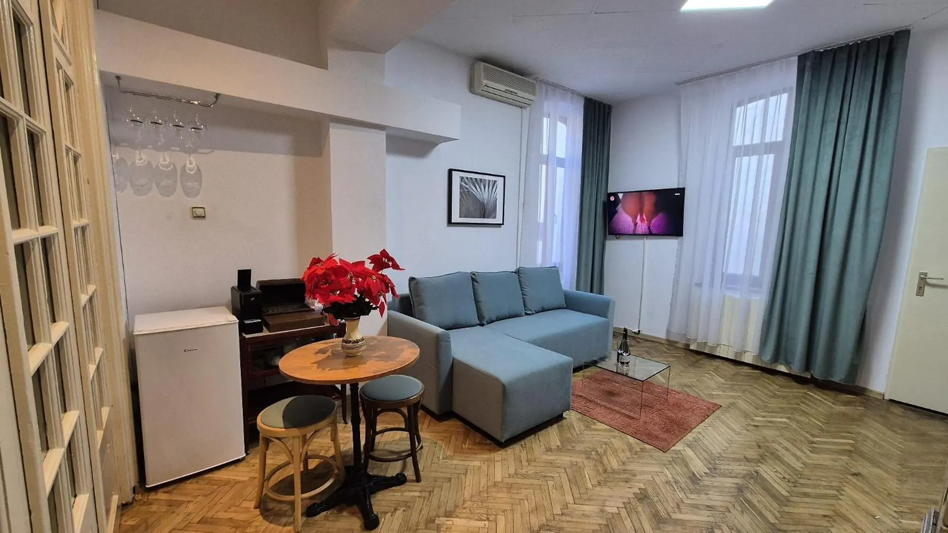 Boutique Old City 2 Bucharest Apartment